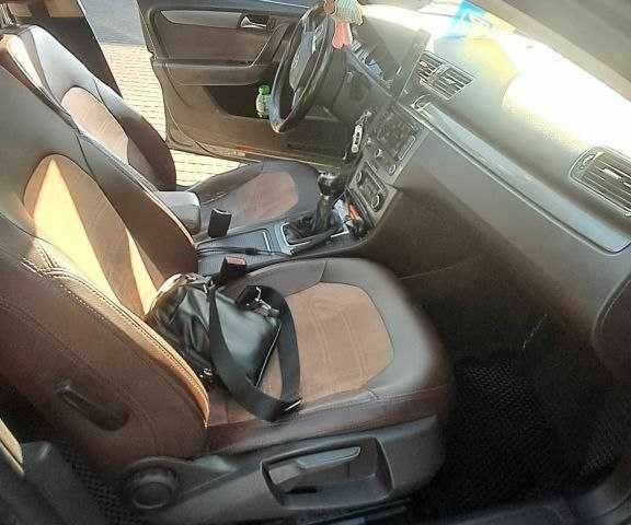 Фольксваген Пассат Варіант 2011 у Києві на Automoto.ua Сірий Фольксваген Пассат Варіант, об'ємом двигуна 1.6 л та пробігом 300 тис. км за 7000 $, фото 6 на Automoto.ua