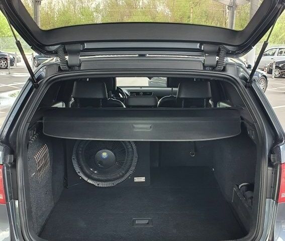 Фольксваген Пассат Вариант 2011 в Запорожье на Automoto.ua Серый Фольксваген Пассат Вариант, объемом двигателя 2 л и пробегом 320 тыс. км за 10200 $, фото 10 на Automoto.ua