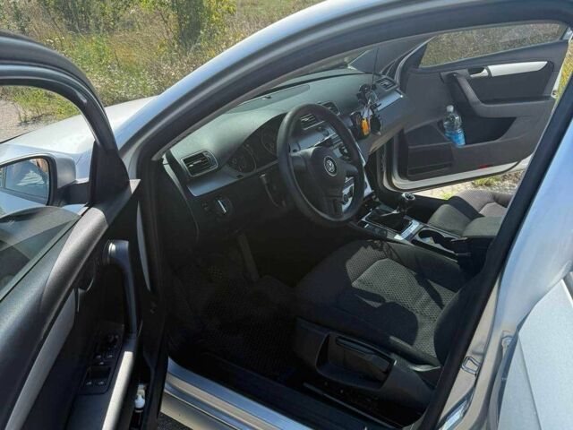 Фольксваген Пассат Вариант 2011 в Шполе на Automoto.ua Серый Фольксваген Пассат Вариант, объемом двигателя 2 л и пробегом 277 тыс. км за 10500 $, фото 6 на Automoto.ua
