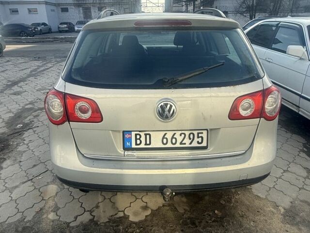 Серый Фольксваген Пассат Вариант, объемом двигателя 1.6 л и пробегом 300 тыс. км за 2999 $, фото 4 на Automoto.ua