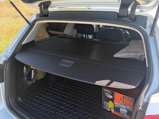 Фольксваген Пассат Вариант 2011 в Шполе на Automoto.ua Серый Фольксваген Пассат Вариант, объемом двигателя 2 л и пробегом 277 тыс. км за 10500 $, фото 2 на Automoto.ua