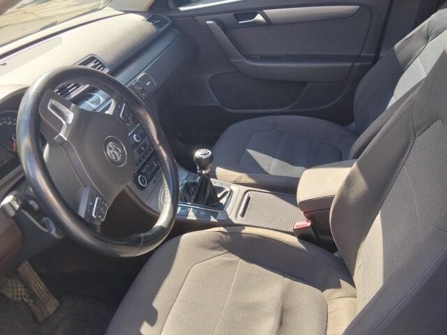 Сірий Фольксваген Пассат Варіант, об'ємом двигуна 2 л та пробігом 296 тис. км за 11300 $, фото 1 на Automoto.ua