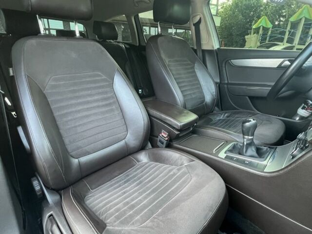 Сірий Фольксваген Пассат Варіант, об'ємом двигуна 2 л та пробігом 280 тис. км за 10000 $, фото 10 на Automoto.ua