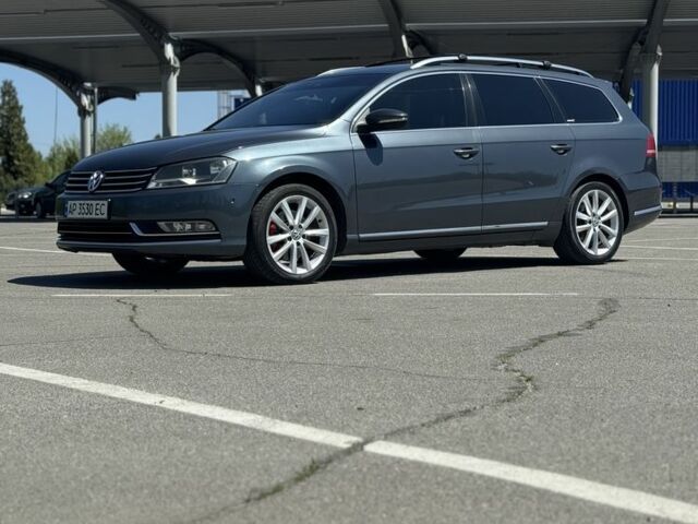 Сірий Фольксваген Пассат Варіант, об'ємом двигуна 2 л та пробігом 322 тис. км за 10800 $, фото 2 на Automoto.ua