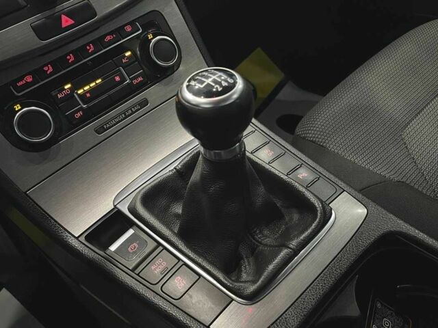 Фольксваген Пассат Вариант 2011 в Львове на Automoto.ua Серый Фольксваген Пассат Вариант, объемом двигателя 1.6 л и пробегом 268 тыс. км за 9000 $, фото 10 на Automoto.ua
