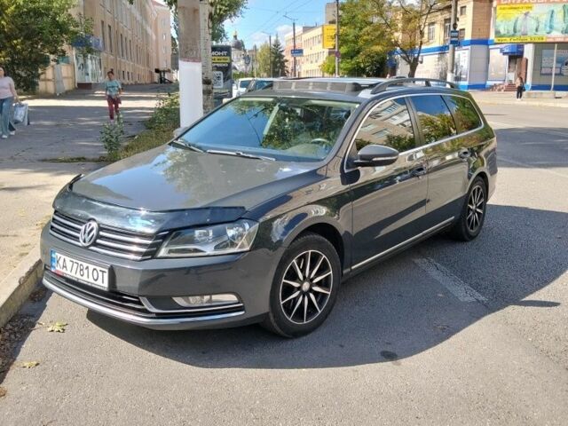 Сірий Фольксваген Пассат Варіант, об'ємом двигуна 2 л та пробігом 296 тис. км за 11300 $, фото 5 на Automoto.ua