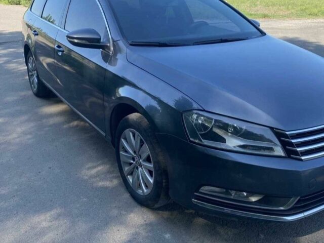 Фольксваген Пассат Варіант 2011 у Києві на Automoto.ua Сірий Фольксваген Пассат Варіант, об'ємом двигуна 1.6 л та пробігом 300 тис. км за 7000 $, фото 2 на Automoto.ua