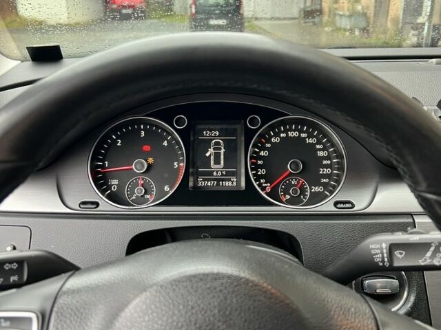 Серый Фольксваген Пассат Вариант, объемом двигателя 1.6 л и пробегом 337 тыс. км за 9500 $, фото 6 на Automoto.ua