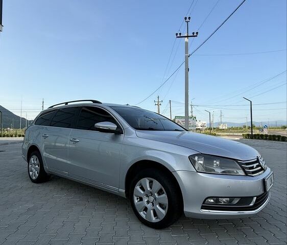 Серый Фольксваген Пассат Вариант, объемом двигателя 2 л и пробегом 295 тыс. км за 8600 $, фото 2 на Automoto.ua