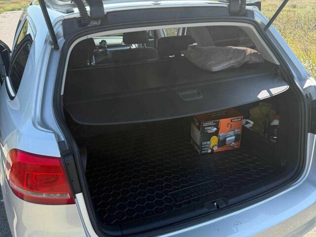 Фольксваген Пассат Вариант 2011 в Шполе на Automoto.ua Серый Фольксваген Пассат Вариант, объемом двигателя 2 л и пробегом 277 тыс. км за 10500 $, фото 4 на Automoto.ua