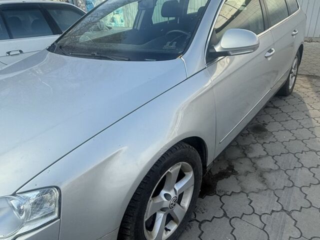 Серый Фольксваген Пассат Вариант, объемом двигателя 1.6 л и пробегом 300 тыс. км за 2999 $, фото 2 на Automoto.ua