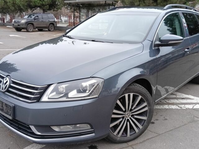 Серый Фольксваген Пассат Вариант, объемом двигателя 2 л и пробегом 344 тыс. км за 7700 $, фото 2 на Automoto.ua