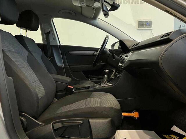 Фольксваген Пассат Вариант 2011 в Львове на Automoto.ua Серый Фольксваген Пассат Вариант, объемом двигателя 1.6 л и пробегом 268 тыс. км за 9000 $, фото 17 на Automoto.ua