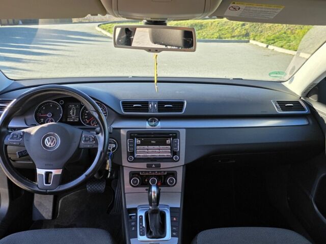 Сірий Фольксваген Пассат Варіант, об'ємом двигуна 2 л та пробігом 261 тис. км за 11750 $, фото 9 на Automoto.ua