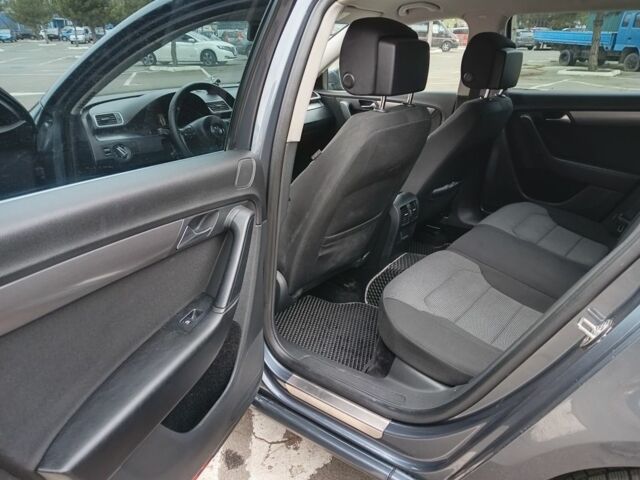 Серый Фольксваген Пассат Вариант, объемом двигателя 2 л и пробегом 344 тыс. км за 7700 $, фото 15 на Automoto.ua