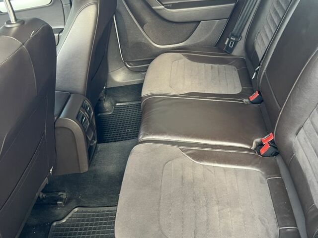 Сірий Фольксваген Пассат Варіант, об'ємом двигуна 2 л та пробігом 280 тис. км за 10000 $, фото 8 на Automoto.ua