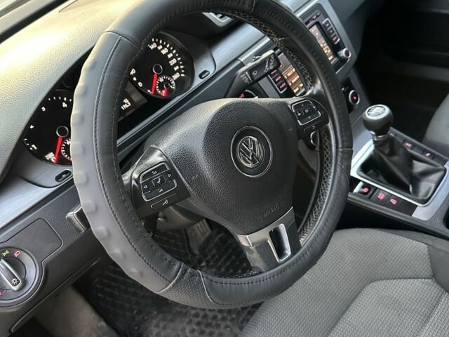 Серый Фольксваген Пассат Вариант, объемом двигателя 1.6 л и пробегом 276 тыс. км за 7000 $, фото 14 на Automoto.ua