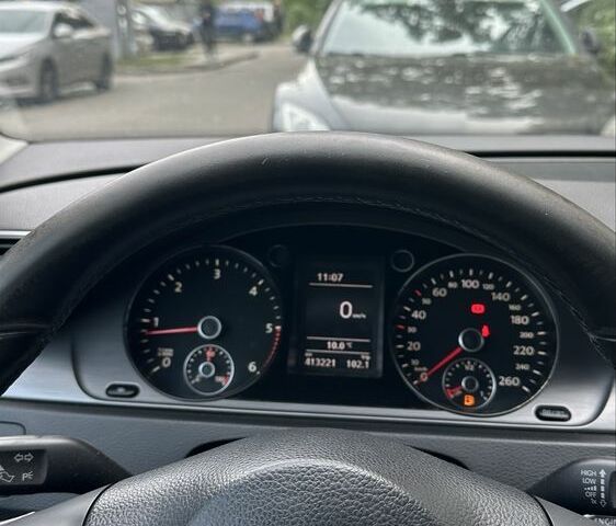 Фольксваген Пассат Вариант 2011 в Киеве на Automoto.ua Серый Фольксваген Пассат Вариант, объемом двигателя 1.6 л и пробегом 413 тыс. км за 7500 $, фото 2 на Automoto.ua