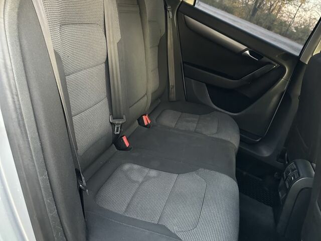 Серый Фольксваген Пассат Вариант, объемом двигателя 1.6 л и пробегом 276 тыс. км за 7000 $, фото 18 на Automoto.ua