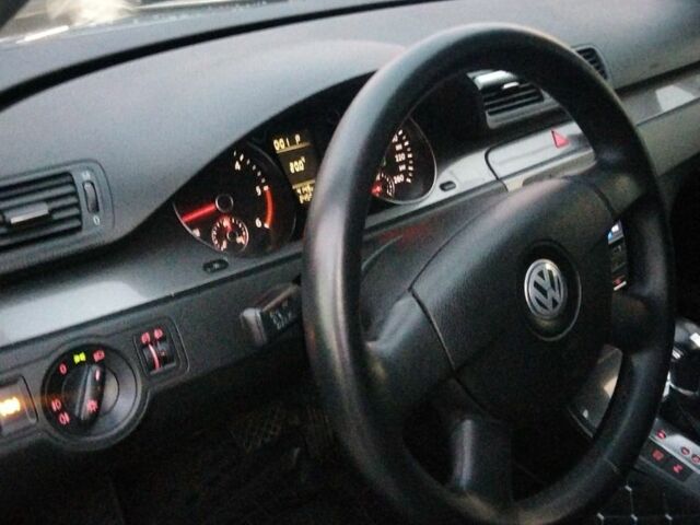 Серый Фольксваген Пассат Вариант, объемом двигателя 2 л и пробегом 242 тыс. км за 7508 $, фото 7 на Automoto.ua