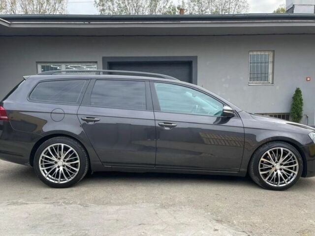 Серый Фольксваген Пассат Вариант, объемом двигателя 2 л и пробегом 217 тыс. км за 2800 $, фото 4 на Automoto.ua