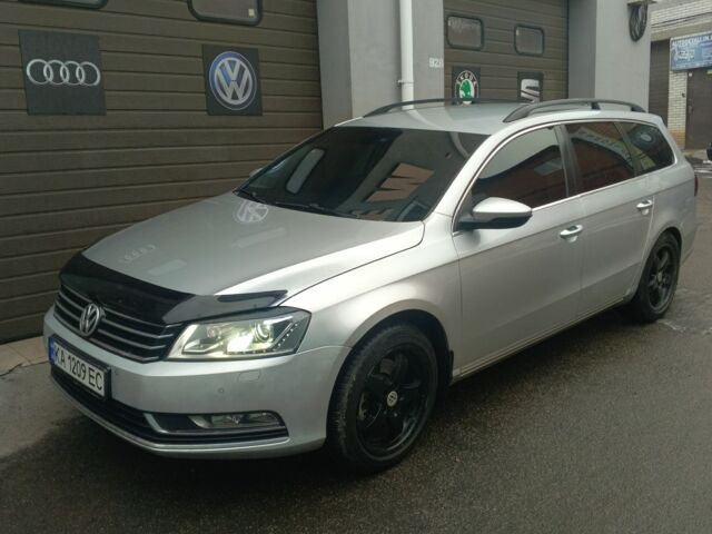 Серый Фольксваген Пассат Вариант, объемом двигателя 2 л и пробегом 325 тыс. км за 9400 $, фото 1 на Automoto.ua