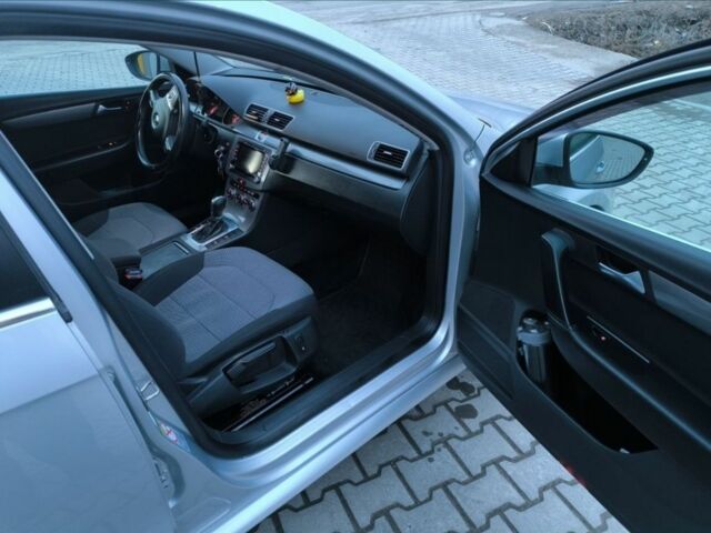 Серый Фольксваген Пассат Вариант, объемом двигателя 2 л и пробегом 355 тыс. км за 10499 $, фото 10 на Automoto.ua