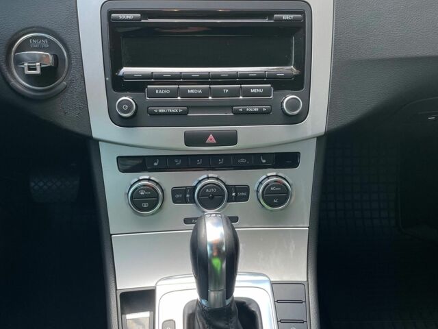 Серый Фольксваген Пассат Вариант, объемом двигателя 2 л и пробегом 260 тыс. км за 10200 $, фото 3 на Automoto.ua