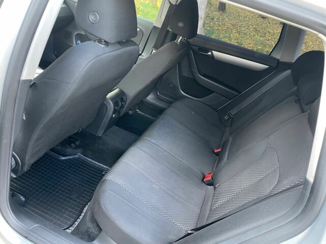 Серый Фольксваген Пассат Вариант, объемом двигателя 2 л и пробегом 260 тыс. км за 10200 $, фото 5 на Automoto.ua