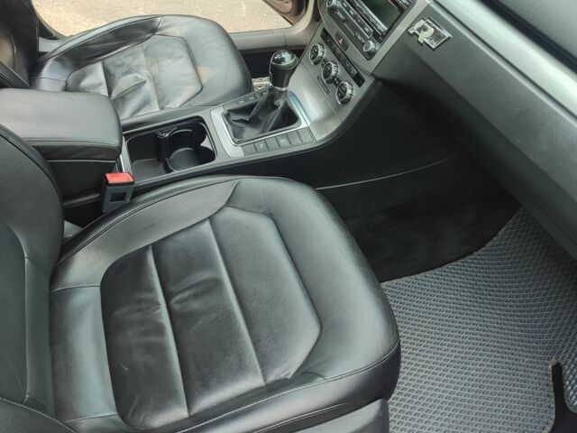 Фольксваген Пассат Вариант 2012 в Броварах на Automoto.ua Серый Фольксваген Пассат Вариант, объемом двигателя 2 л и пробегом 296 тыс. км за 8500 $, фото 10 на Automoto.ua