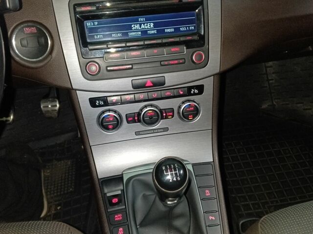 Серый Фольксваген Пассат Вариант, объемом двигателя 2 л и пробегом 325 тыс. км за 9400 $, фото 4 на Automoto.ua