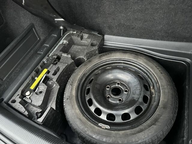 Серый Фольксваген Пассат Вариант, объемом двигателя 2 л и пробегом 260 тыс. км за 9650 $, фото 5 на Automoto.ua