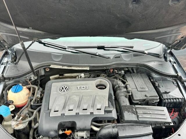 Серый Фольксваген Пассат Вариант, объемом двигателя 2 л и пробегом 274 тыс. км за 11700 $, фото 13 на Automoto.ua