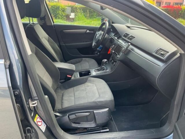 Сірий Фольксваген Пассат Варіант, об'ємом двигуна 2 л та пробігом 230 тис. км за 7724 $, фото 2 на Automoto.ua