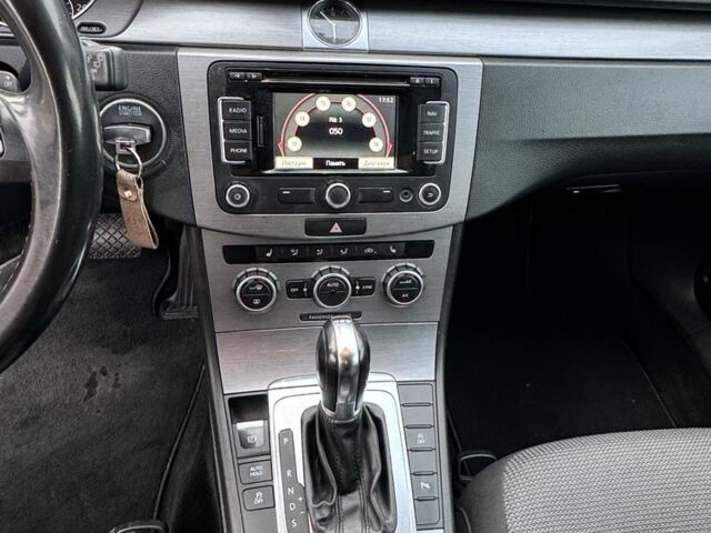 Серый Фольксваген Пассат Вариант, объемом двигателя 2 л и пробегом 318 тыс. км за 11000 $, фото 6 на Automoto.ua