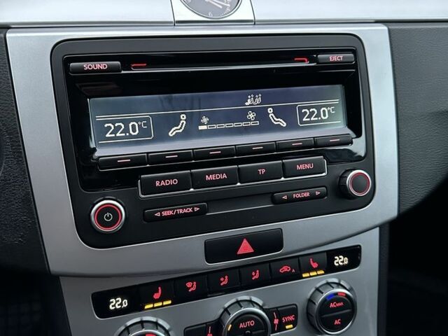 Серый Фольксваген Пассат Вариант, объемом двигателя 2 л и пробегом 260 тыс. км за 9650 $, фото 8 на Automoto.ua