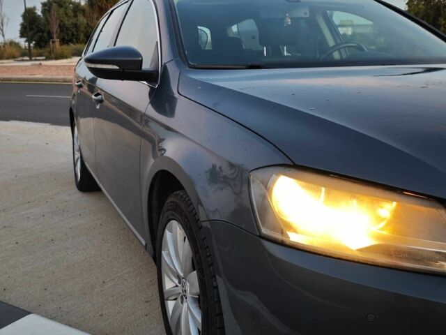 Фольксваген Пассат Вариант 2013 в Кременчуге на Automoto.ua Серый Фольксваген Пассат Вариант, объемом двигателя 1.4 л и пробегом 271 тыс. км за 8000 $, фото 1 на Automoto.ua