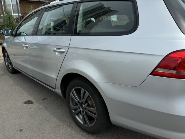 Сірий Фольксваген Пассат Варіант, об'ємом двигуна 2 л та пробігом 246 тис. км за 10500 $, фото 5 на Automoto.ua