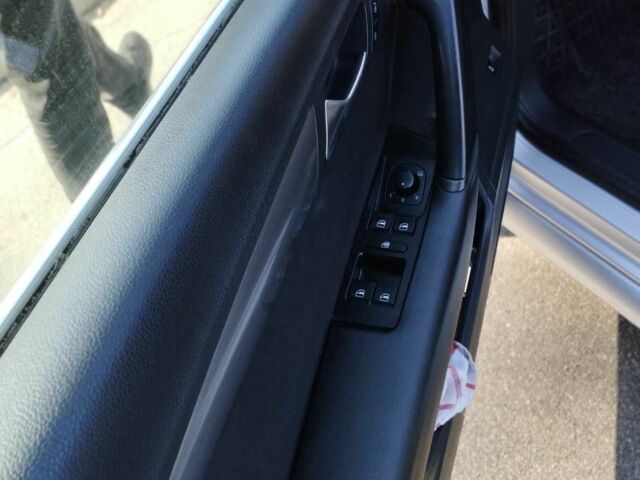 Серый Фольксваген Пассат Вариант, объемом двигателя 2 л и пробегом 289 тыс. км за 9500 $, фото 4 на Automoto.ua