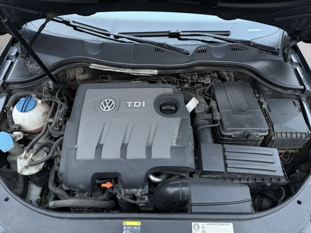 Серый Фольксваген Пассат Вариант, объемом двигателя 1.6 л и пробегом 300 тыс. км за 10200 $, фото 3 на Automoto.ua