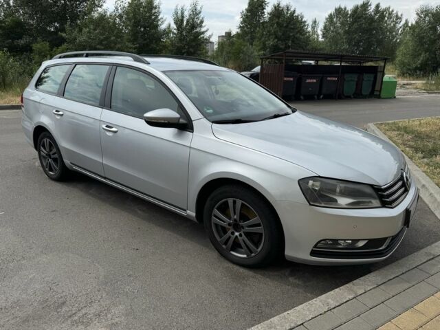 Сірий Фольксваген Пассат Варіант, об'ємом двигуна 2 л та пробігом 246 тис. км за 10500 $, фото 1 на Automoto.ua