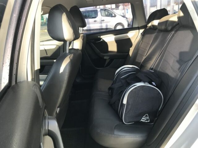 Серый Фольксваген Пассат Вариант, объемом двигателя 1.6 л и пробегом 282 тыс. км за 7500 $, фото 15 на Automoto.ua