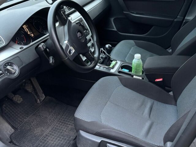 Серый Фольксваген Пассат Вариант, объемом двигателя 1.6 л и пробегом 290 тыс. км за 10300 $, фото 5 на Automoto.ua