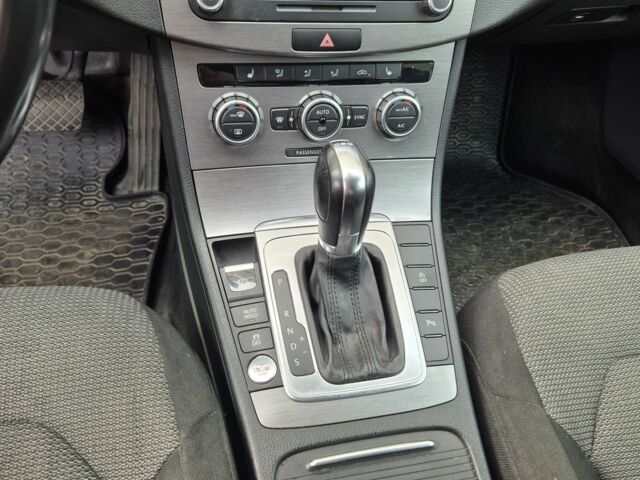 Сірий Фольксваген Пассат Варіант, об'ємом двигуна 2 л та пробігом 254 тис. км за 13000 $, фото 6 на Automoto.ua