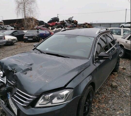 Серый Фольксваген Пассат Вариант, объемом двигателя 2 л и пробегом 262 тыс. км за 4200 $, фото 2 на Automoto.ua