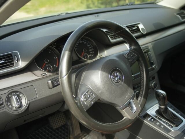 Серый Фольксваген Пассат Вариант, объемом двигателя 2 л и пробегом 310 тыс. км за 13413 $, фото 2 на Automoto.ua