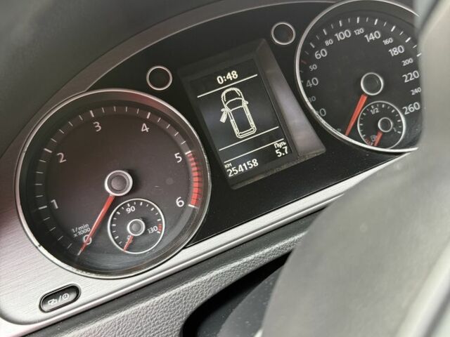 Сірий Фольксваген Пассат Варіант, об'ємом двигуна 2 л та пробігом 252 тис. км за 12400 $, фото 22 на Automoto.ua