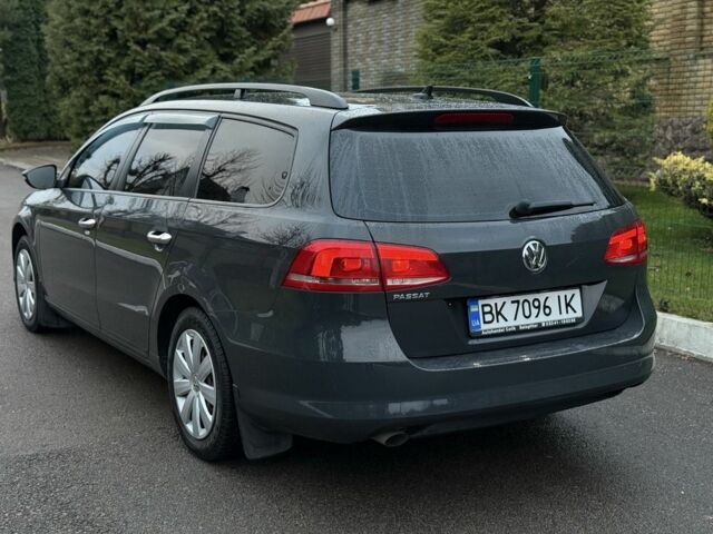 Серый Фольксваген Пассат Вариант, объемом двигателя 1.6 л и пробегом 300 тыс. км за 10200 $, фото 2 на Automoto.ua