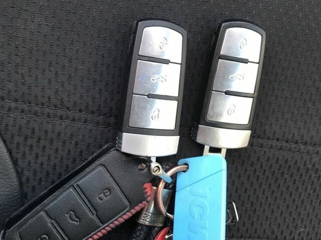 Серый Фольксваген Пассат Вариант, объемом двигателя 1.6 л и пробегом 282 тыс. км за 7500 $, фото 8 на Automoto.ua