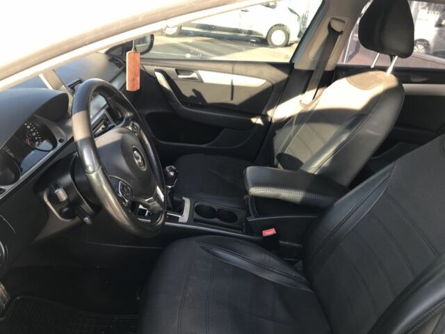 Серый Фольксваген Пассат Вариант, объемом двигателя 1.6 л и пробегом 282 тыс. км за 7500 $, фото 14 на Automoto.ua